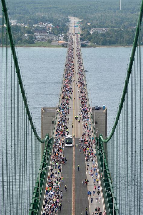 picture of mackinac bridge today